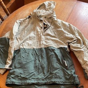 Head pullover size small